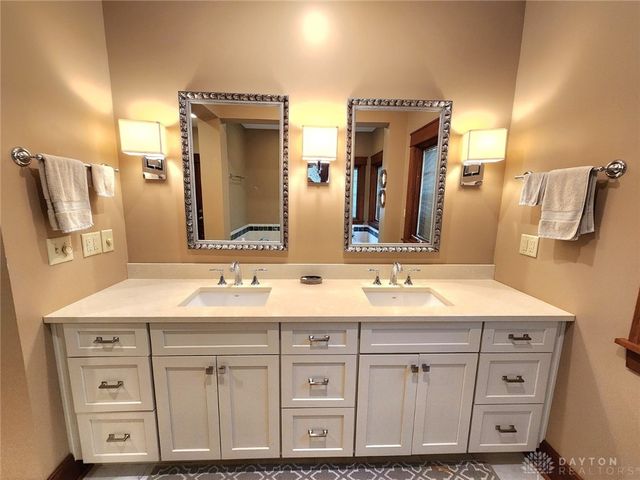 139 Signature Drive, Xenia, OH 45385