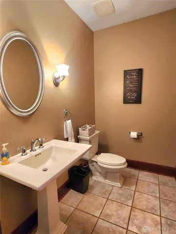 139 Signature Drive, Xenia, OH 45385