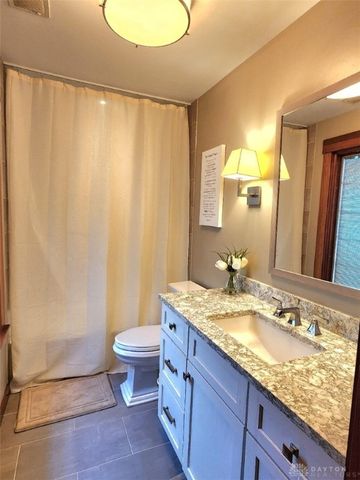 139 Signature Drive, Xenia, OH 45385
