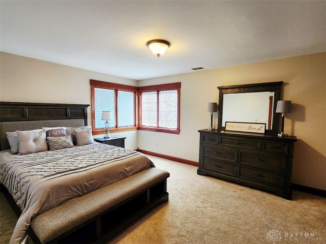 139 Signature Drive, Xenia, OH 45385