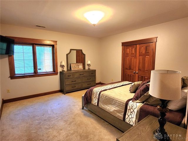 139 Signature Drive, Xenia, OH 45385