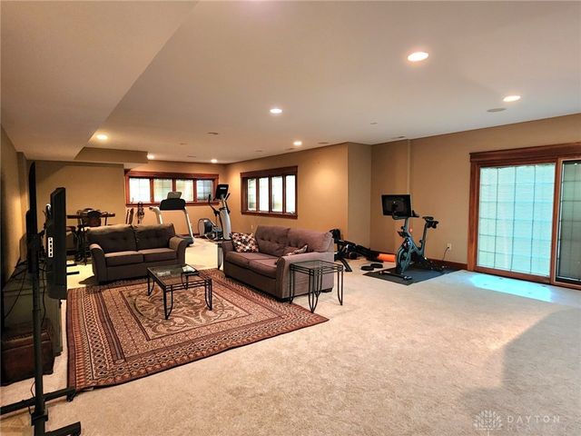 139 Signature Drive, Xenia, OH 45385