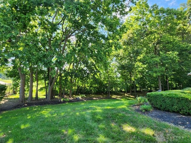 139 Signature Drive, Xenia, OH 45385