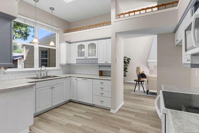 6146 VALLEY CLF, San Antonio, TX 78250