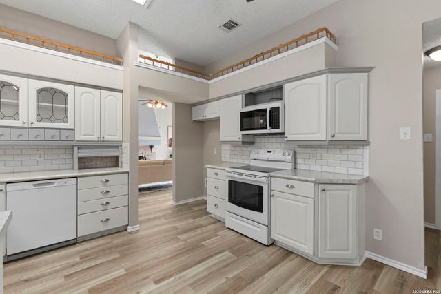 6146 VALLEY CLF, San Antonio, TX 78250