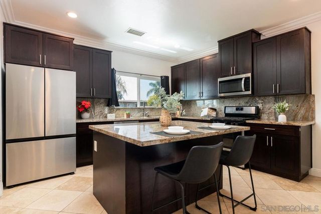 1191 Myra Ave, Chula Vista, CA 91911