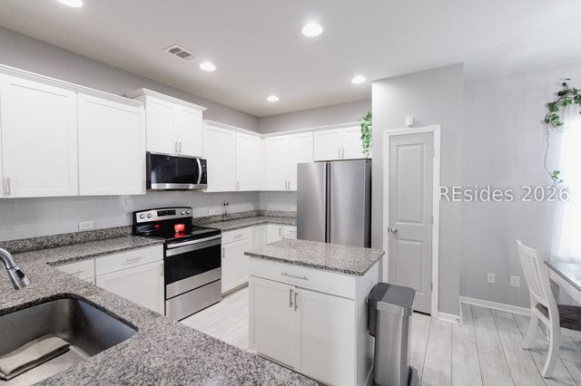 4 Wando Pl, Beaufort, SC 29906
