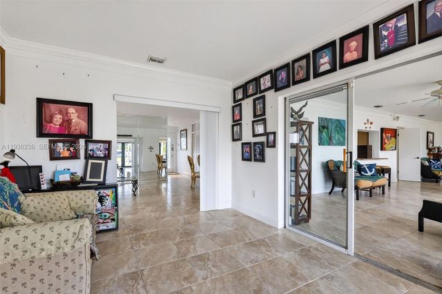 17841 NW 84th Ct, Hialeah, FL 33015