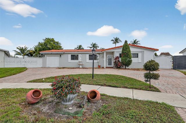 17841 NW 84th Ct, Hialeah, FL 33015