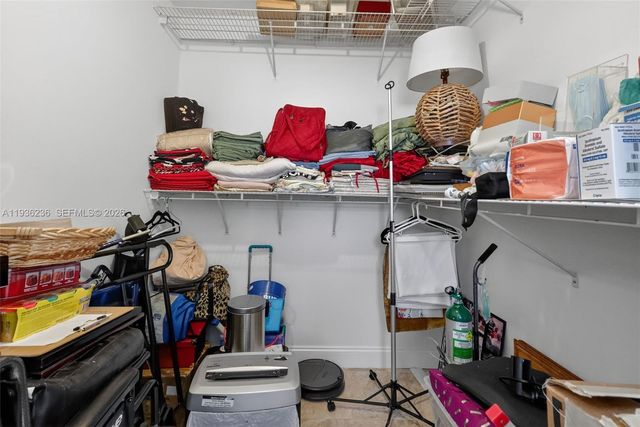 17841 NW 84th Ct, Hialeah, FL 33015