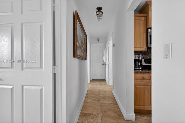 17841 NW 84th Ct, Hialeah, FL 33015