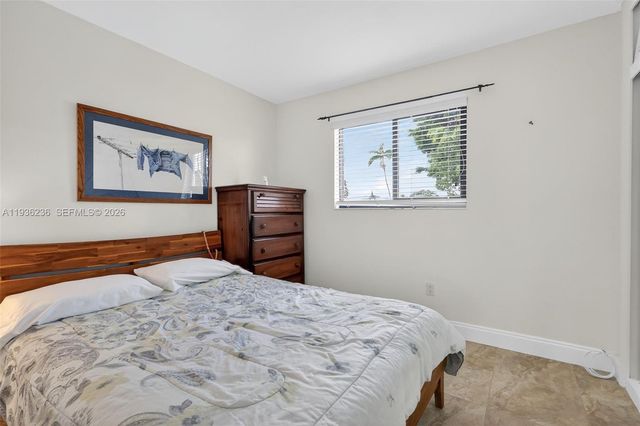 17841 NW 84th Ct, Hialeah, FL 33015