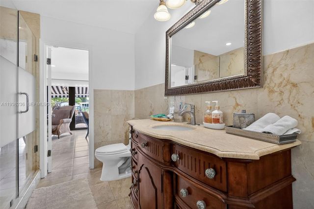 17841 NW 84th Ct, Hialeah, FL 33015