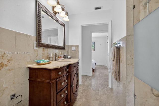 17841 NW 84th Ct, Hialeah, FL 33015