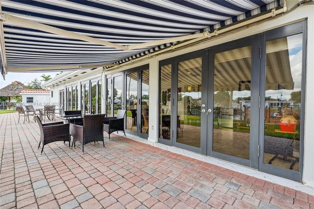 17841 NW 84th Ct, Hialeah, FL 33015