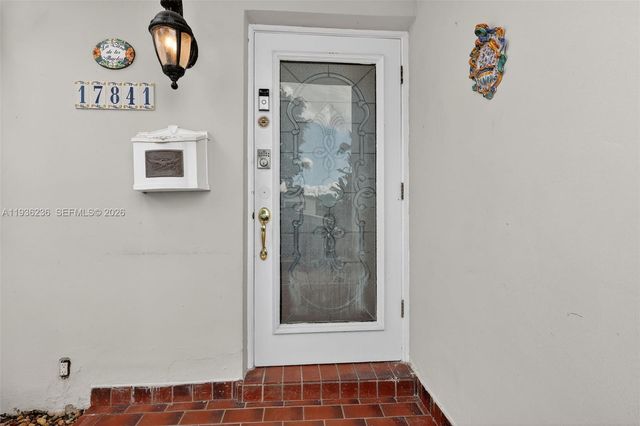 17841 NW 84th Ct, Hialeah, FL 33015