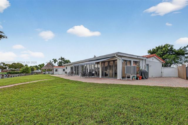 17841 NW 84th Ct, Hialeah, FL 33015