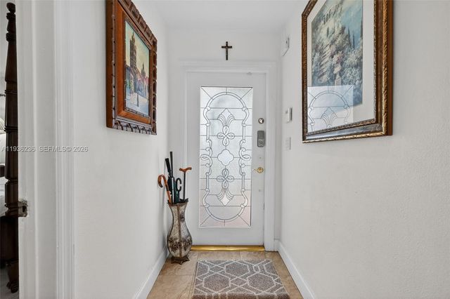 17841 NW 84th Ct, Hialeah, FL 33015