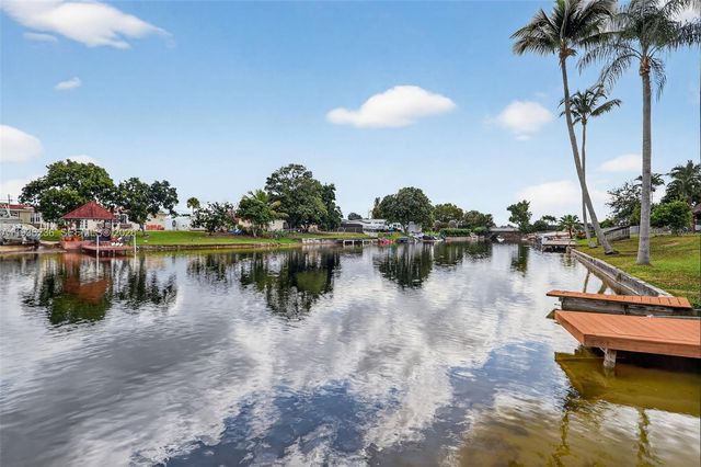 17841 NW 84th Ct, Hialeah, FL 33015