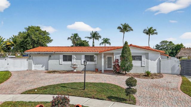 17841 NW 84th Ct, Hialeah, FL 33015