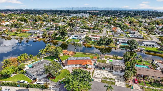 17841 NW 84th Ct, Hialeah, FL 33015