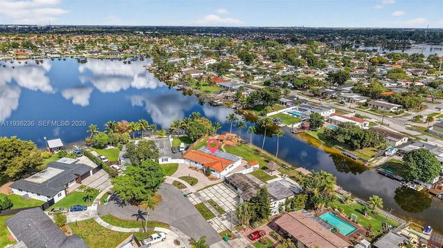 17841 NW 84th Ct, Hialeah, FL 33015