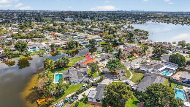 17841 NW 84th Ct, Hialeah, FL 33015