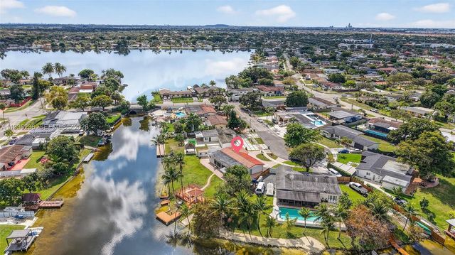 17841 NW 84th Ct, Hialeah, FL 33015