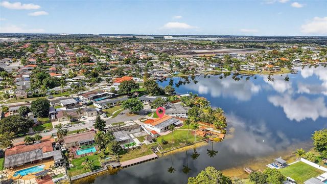 17841 NW 84th Ct, Hialeah, FL 33015