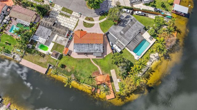 17841 NW 84th Ct, Hialeah, FL 33015