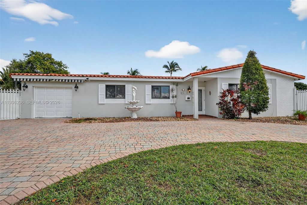 17841 NW 84th Ct, Hialeah, FL 33015