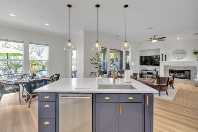 3160 Black Oak Dr, Rocklin, CA 95765