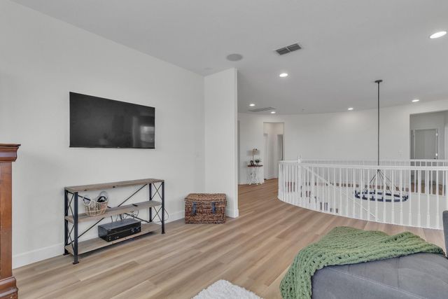 3160 Black Oak Dr, Rocklin, CA 95765