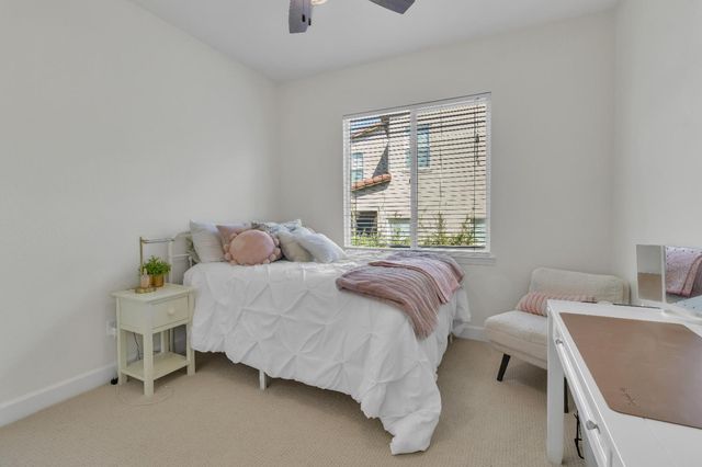 3160 Black Oak Dr, Rocklin, CA 95765