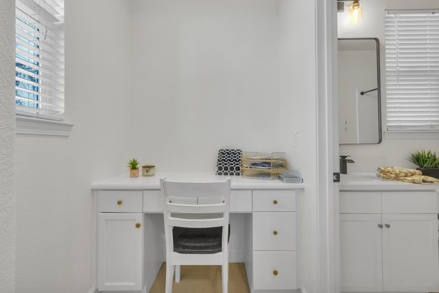 3160 Black Oak Dr, Rocklin, CA 95765