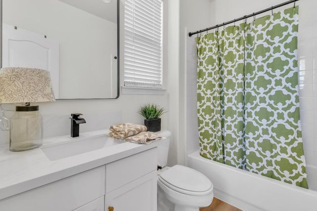 3160 Black Oak Dr, Rocklin, CA 95765