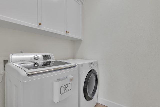 3160 Black Oak Dr, Rocklin, CA 95765