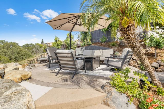 3160 Black Oak Dr, Rocklin, CA 95765