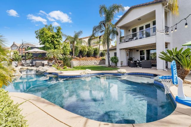 3160 Black Oak Dr, Rocklin, CA 95765