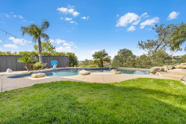 3160 Black Oak Dr, Rocklin, CA 95765