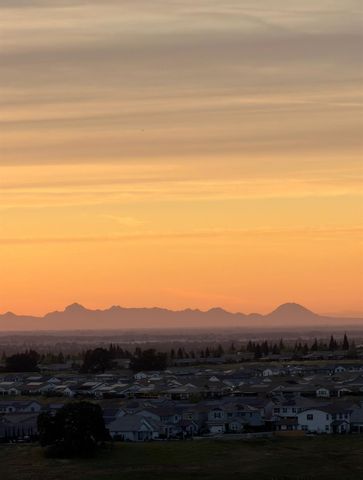 3160 Black Oak Dr, Rocklin, CA 95765