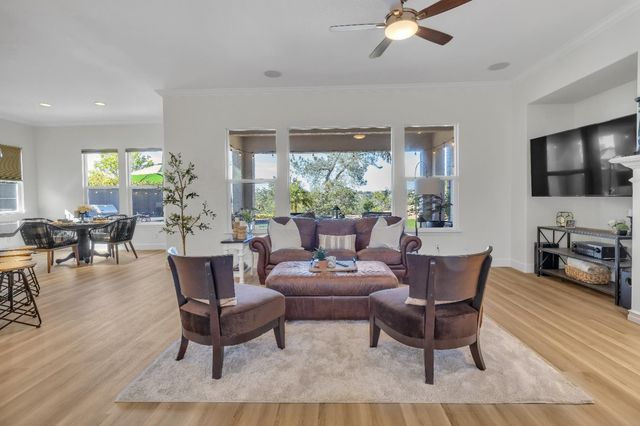 3160 Black Oak Dr, Rocklin, CA 95765