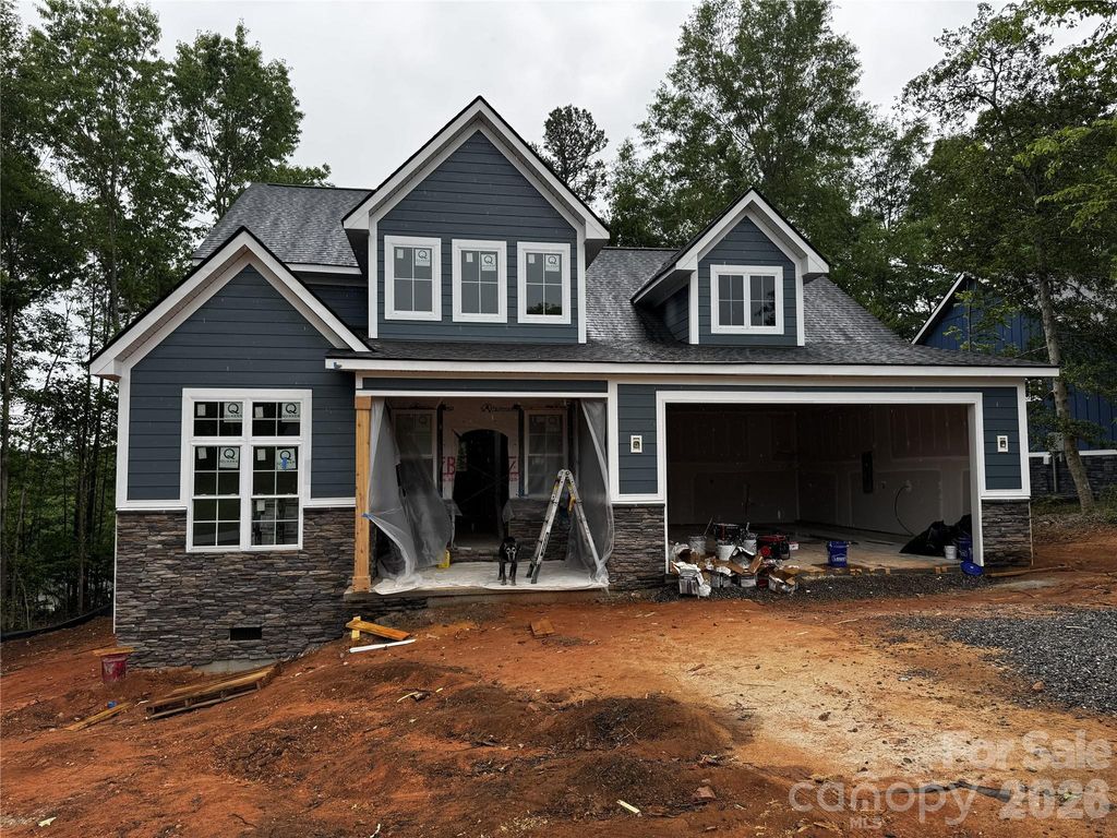 3821 54th Avenue NE, Hickory, NC 28601
