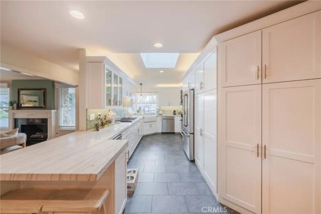 21892 Kaneohe, Huntington Beach, CA 92646