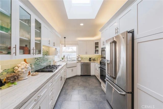 21892 Kaneohe, Huntington Beach, CA 92646