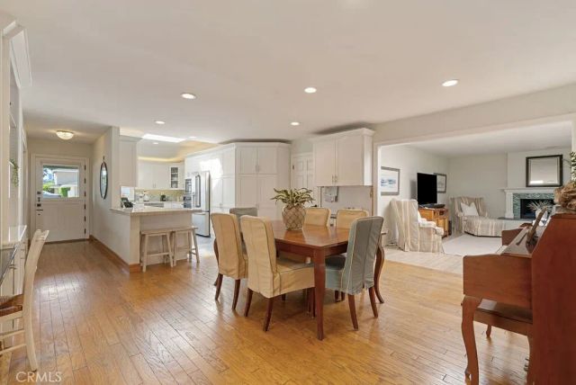 21892 Kaneohe, Huntington Beach, CA 92646