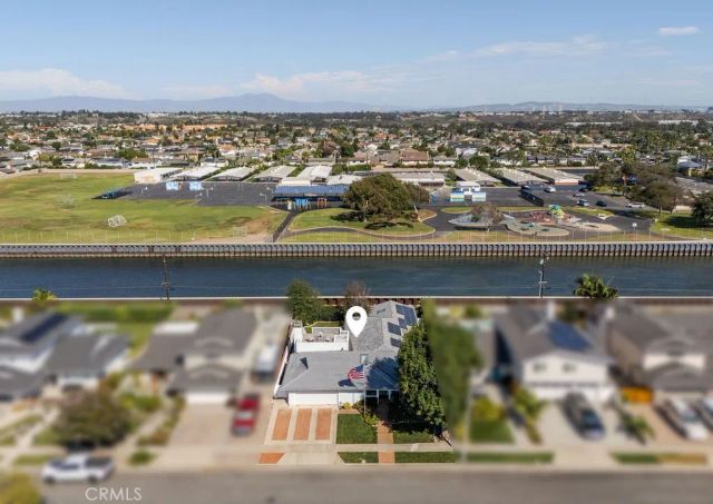 21892 Kaneohe, Huntington Beach, CA 92646