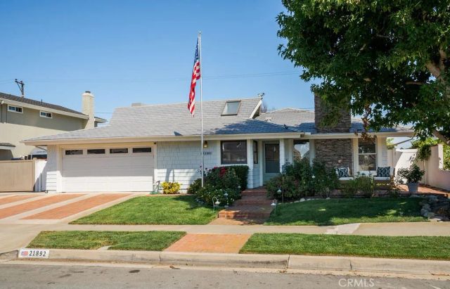 21892 Kaneohe, Huntington Beach, CA 92646