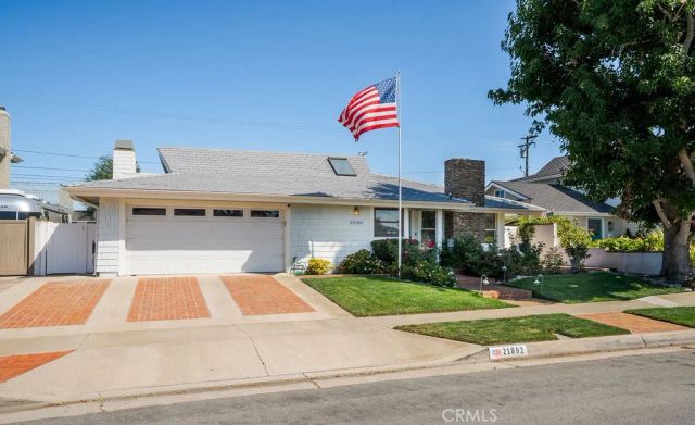 21892 Kaneohe, Huntington Beach, CA 92646