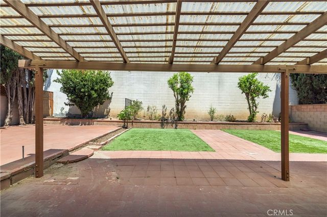 6741 Buffalo Avenue, Valley Glen, CA 91401